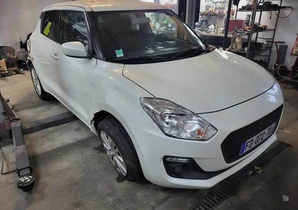 Suzuki Swift cena 29900 przebieg: 75953, rok produkcji 2019 z Tuszyn małe 67